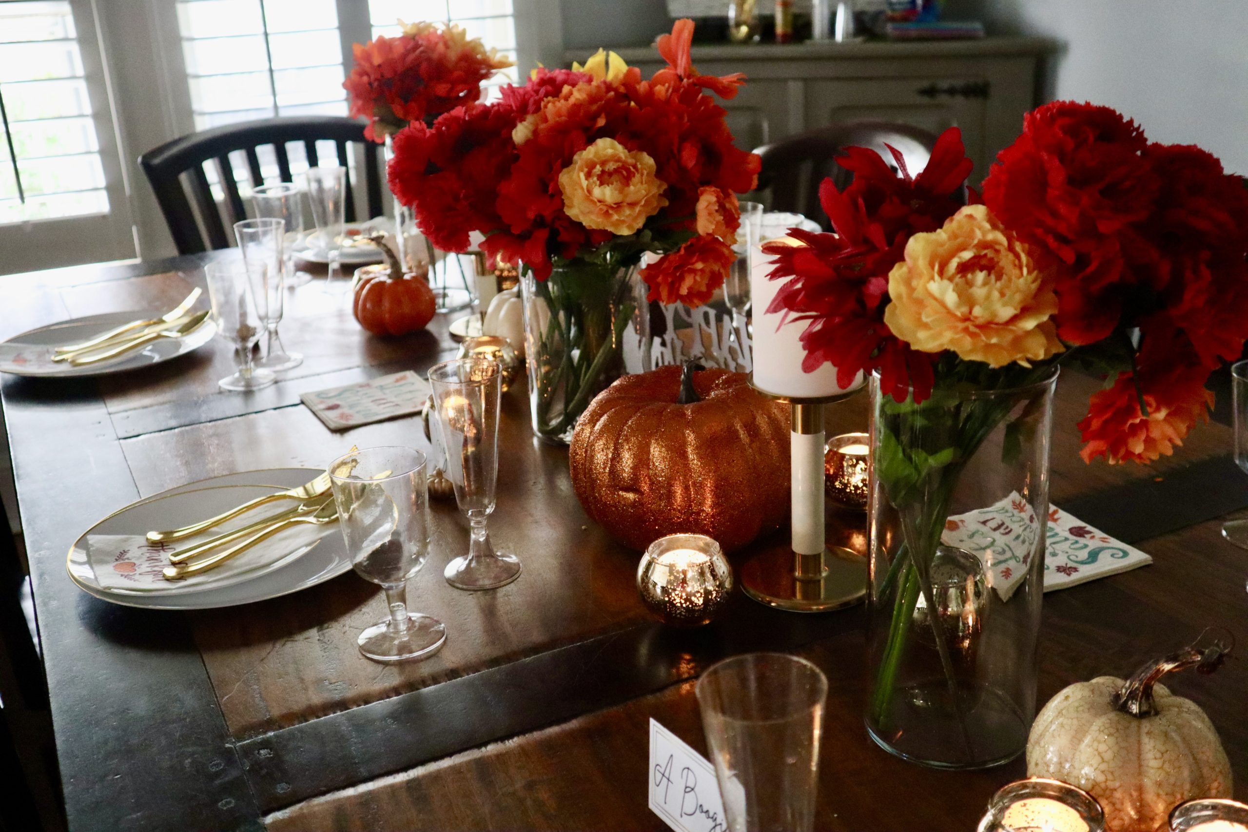 thanksgiving table holiday season