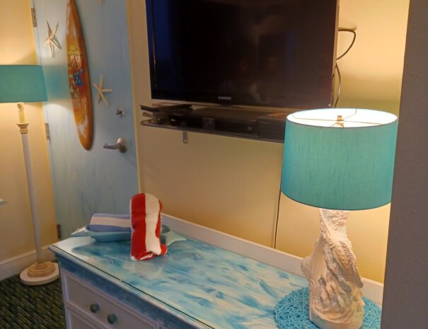 TV Pool towels dresser